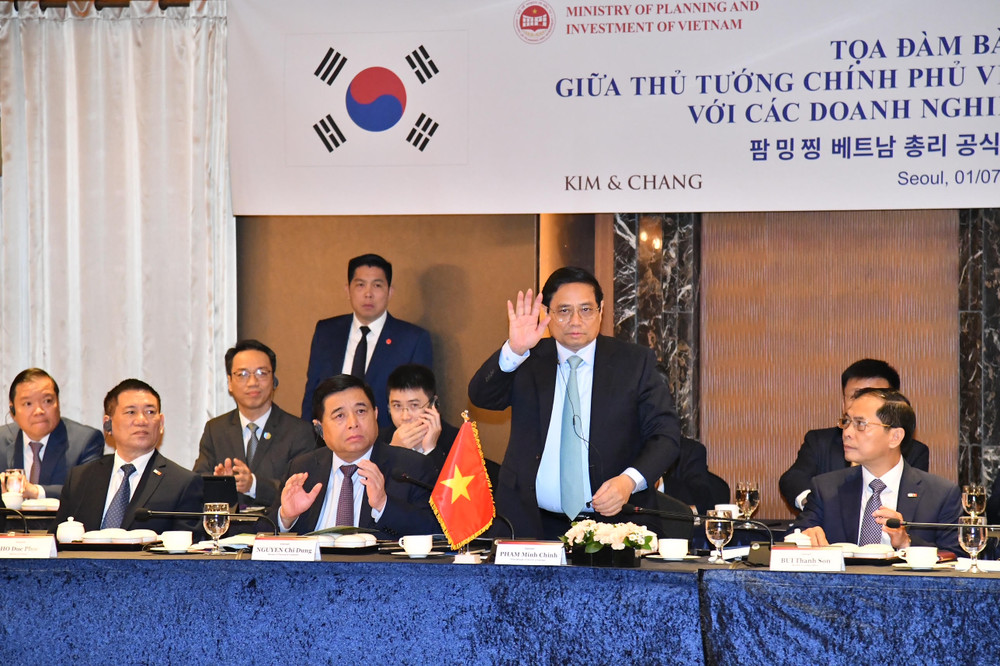 Thủ tướng Phạm Minh Chính tham dự tọa đàm với các tập đoàn, doanh nghiệp lớn của Hàn Quốc.